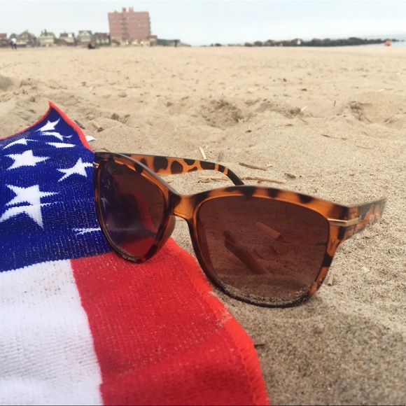 Meet your Posher, Aitch - Picture 1 of 1